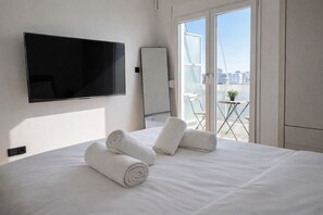 Iron/ironing board, internet, bed sheets