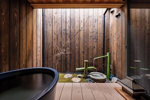 Spa - Kyomachiya, Tomejuku] 2 bedrooms (tatami + double), max 5 people, children welcome, close to sushi market, fully equipped kitchen (京都市)