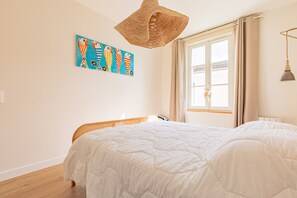 1 habitación, tabla de planchar con plancha, wifi y ropa de cama 