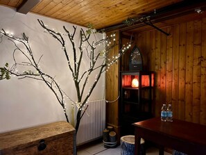 Romantic Room, Garden View | Blackout drapes, free WiFi - "B&B Casa dei Cuori Natura, Silenzio, Relax a 550m di quota" (Calestano)