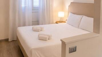 1 bedroom, iron/ironing board, WiFi (free)