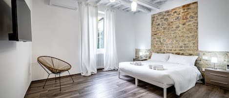 Iron/ironing board, free WiFi