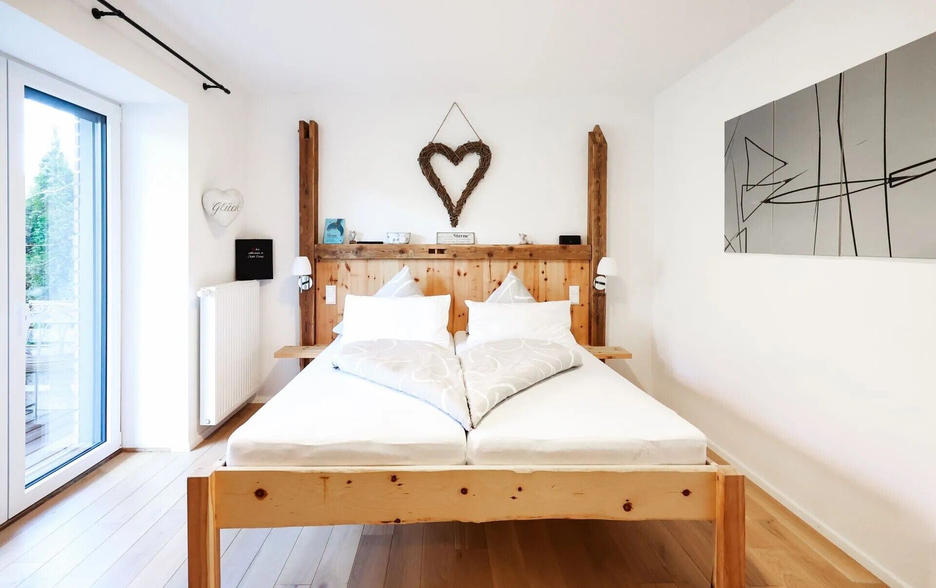 2 bedrooms, WiFi, bed sheets
