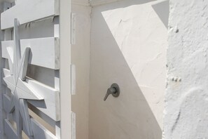 Exterior detail - Villa Tomax – Outdoor living to love (Porto Columbu-Perd'È Sali)