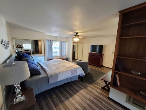 Tranquil Retreat w/ Saltwater Pool &  Mnt. Views