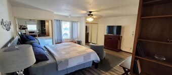 Tranquil Retreat w/ Saltwater Pool &  Mnt. Views