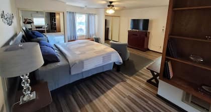 Tranquil Retreat w/ Saltwater Pool & Mnt. Views