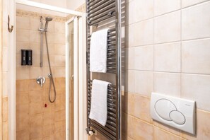 Shower, bidet - Colonne's Nest - Cozy and Silent with AC (Milano)