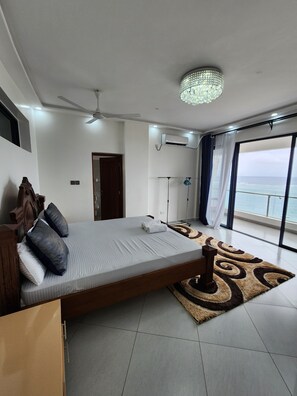 4 bedrooms, iron/ironing board, WiFi, bed sheets - Luopian Executive Penthouse (Mombasa)