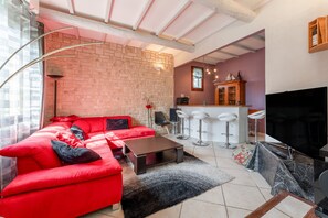 TV, DVD player, stereo