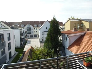 Luokittelematon kuva, 4 kautta 12, painike