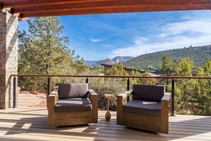 Property grounds - Hilltop Retreat Spectacular Red Rock Mtn Views! Be (Sedona)