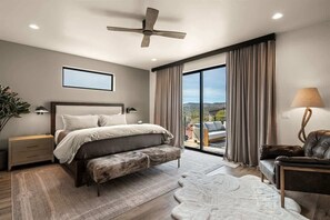 4 bedrooms, iron/ironing board, travel cot, free WiFi - Hilltop Retreat Spectacular Red Rock Mtn Views! Be (Sedona)