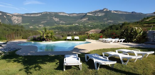 Country House “Gîte La Pigne” with Mountain View, Private Pool and Wi-Fi