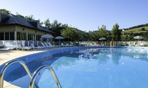 Pool - Apartment in Saint-geniez by Lot River (Saint-Geniez-d'Olt-et-d'Aubrac)