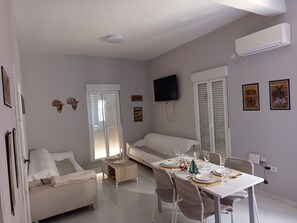 Dining - INITIATIVE 2: THE LIGHT AND THE WAY (madrid)