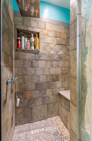 Hair dryer, towels - Dallas Studio - Farmers Branch (Farmers Branch)