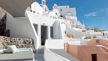 Suite panoràmica, banyera d'hidromassatge, vistes al mar | Llençols de cotó egipci i roba de llit d'alta qualitat