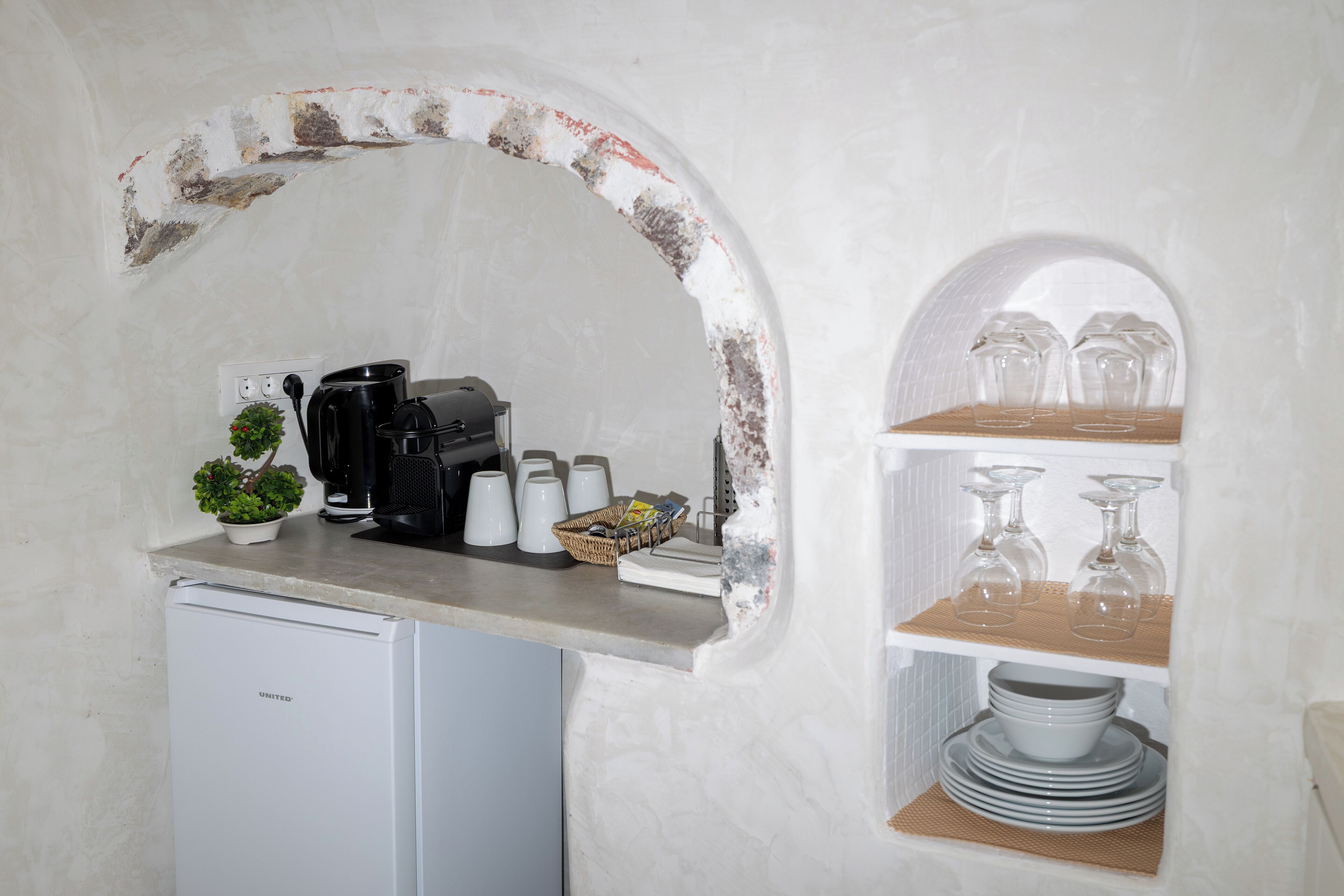 Deluxe Villa, 1 Bedroom, Hot Tub, Sea View | Private kitchenette | Espresso maker, coffee/tea maker, electric kettle