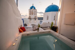 Traditional Villa, 3 Bedrooms, Hot Tub, Sea View | Jetted bathtub - Santo Blue Horizon - The Blue Domes View (Santorini)