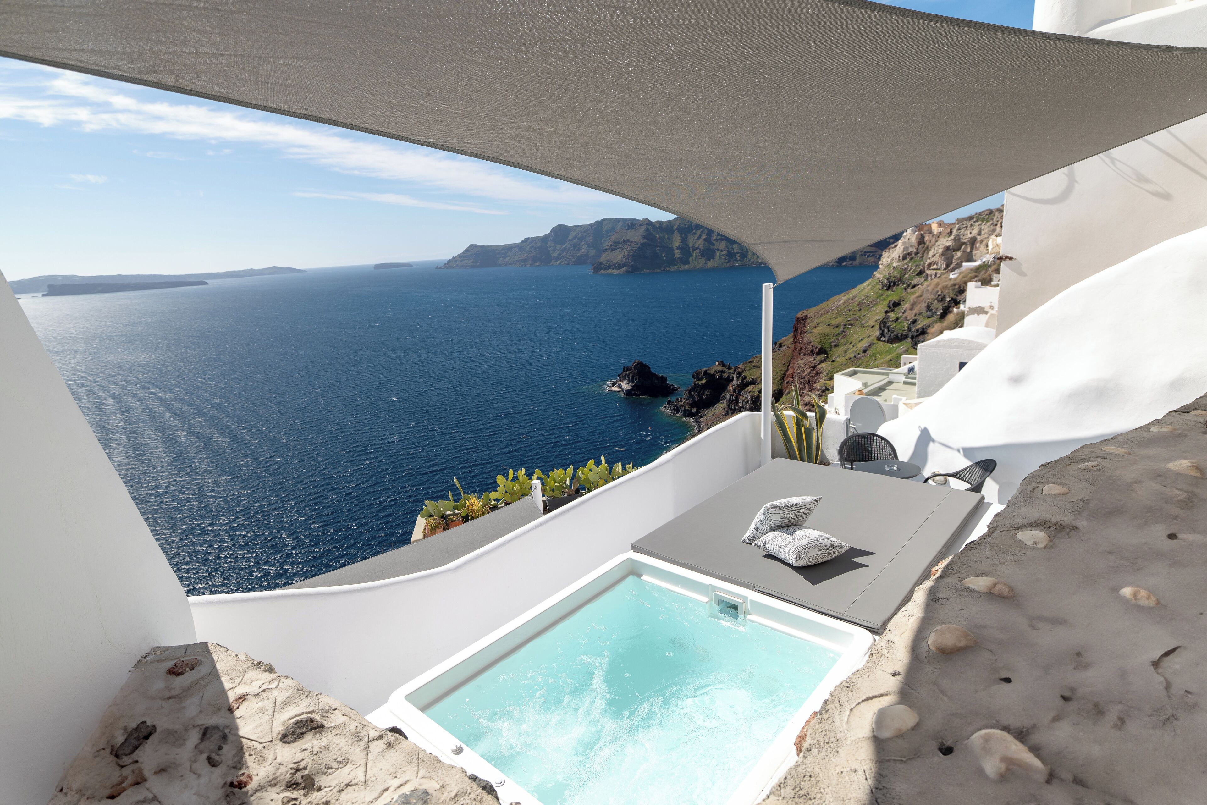 Suite panorámica, bañera de hidromasaje, vistas al mar | Vistas desde la habitación