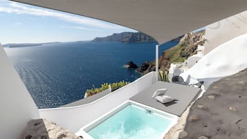 Suite panorámica, bañera de hidromasaje, vistas al mar | Vistas desde la habitación