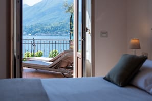3 bedrooms, iron/ironing board, free WiFi, bed sheets - Cavour Charming Terrace (Bellagio)