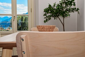 Dining - Glowy Bellagio - One Bedroom Apartment, Sleeps 2 (Bellagio)