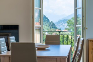 Dining - Green Tulip Lake View (Bellagio)