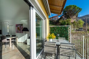 Luokittelematon kuva, 5 kautta 42, painike