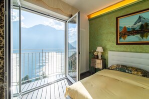 Luokittelematon kuva, 3 kautta 42, painike