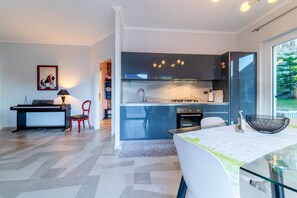 Luokittelematon kuva, 2 kautta 56, painike