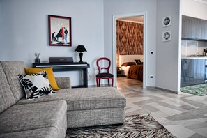 Unclassified image, 5 of 56, button