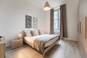 4 bedrooms, iron/ironing board, free WiFi, bed sheets - White Magnolia - Three Bedroom Apartment, Sleeps 6 (Como)
