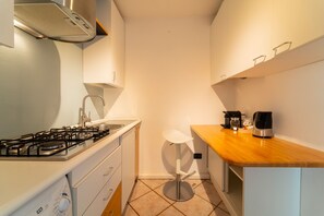 Unclassified image, 4 of 45, button