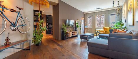 Apartment (2 Bedrooms) | Living area