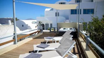 Vil·la Deluxe, 1 dormitori, banyera d'hidromassatge, vistes al mar | Terrassa o pati