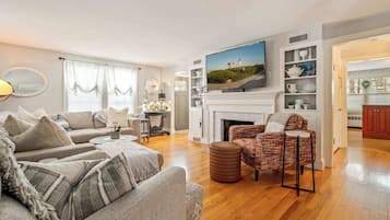 Rumah, Beberapa Tempat Tidur, patio, pemandangan kebun (Coastal Cape Neddick) | Area keluarga