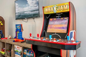 Game room - Coastal Cape Neddick (York Beach)