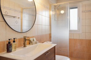 Family Villa, 4 Bedrooms, Private Pool | Bathroom - Casa Mila (Kefalonia)