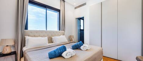 Apartment, 4 Bedrooms, Balcony, City View