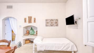 1 chambre, fer et planche à repasser, Wi-Fi, draps fournis