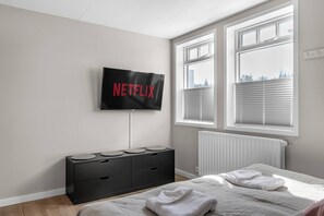 Apartamento, 2 quartos, sacada | Comodidades do quarto