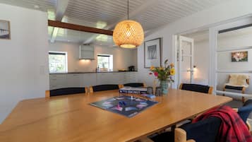 Apartment, 3 Bedrooms, Pets allowed, Garden View | Dining