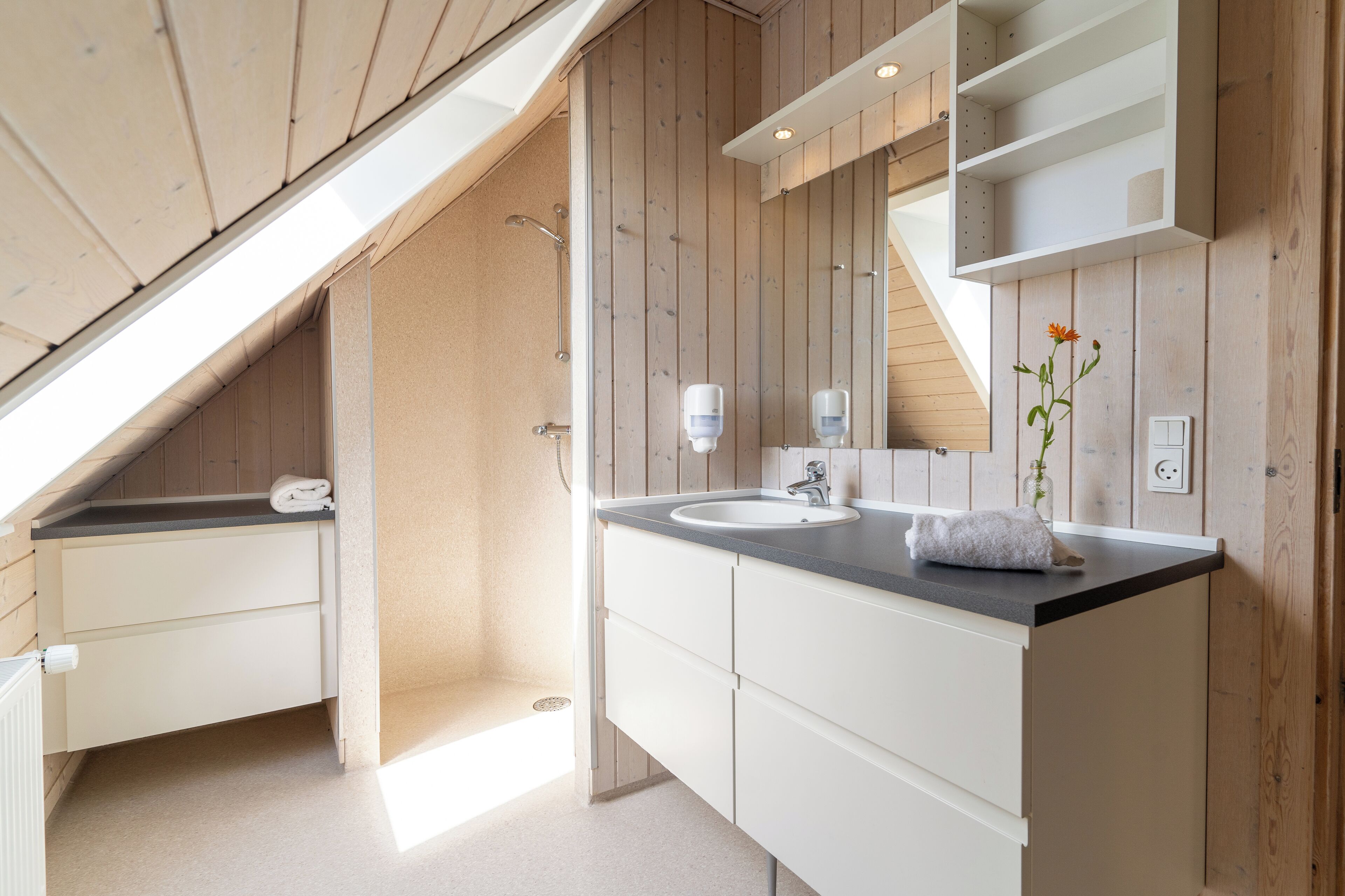 Ferienhaus, 6 Schlafzimmer, barrierearm, Gartenblick | Badezimmer | Seife, Toilettenpapier