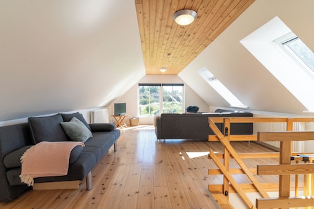 Apartment, 3 Bedrooms, Pets Allowed, Garden View | Living area. Den Gamle Smedje