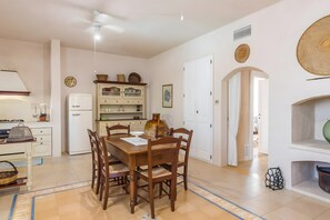 Dining - Trilocale 102 – Tia Maria Country Inn: Cozy Retreat Near Racale and the Sea (Racale)