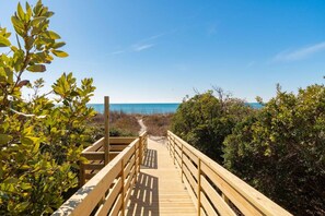 Property grounds - Ocean Immersion|Oceanfront·Private Boardwalk·PKS (Pine Knoll Shores)