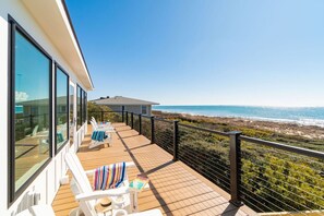 Terrace/patio - Ocean Immersion|Oceanfront·Private Boardwalk·PKS (Pine Knoll Shores)