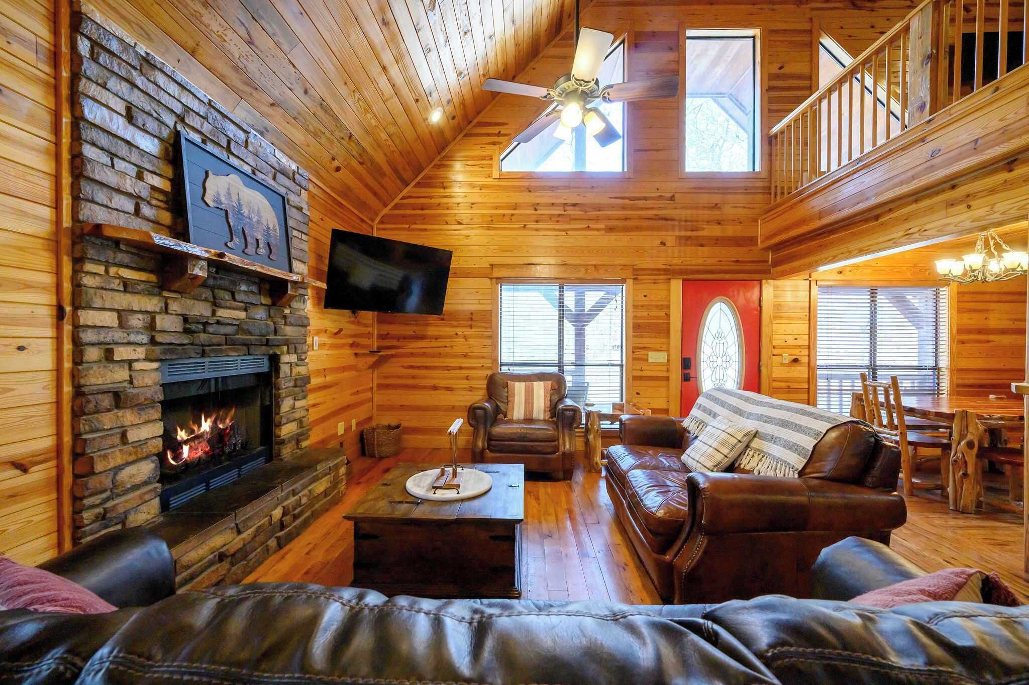 Cabin, Multiple Beds, Hot Tub, Garden View (Kodiak Bear) | Living area